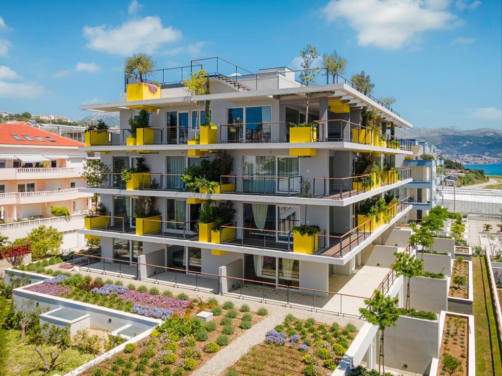 amphora's garden Amphora's Garden