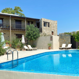 Eveleos Country House