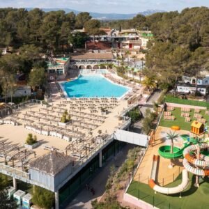 Holiday Green Resort & Spa