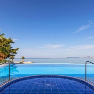 Le Meridien Lav Split