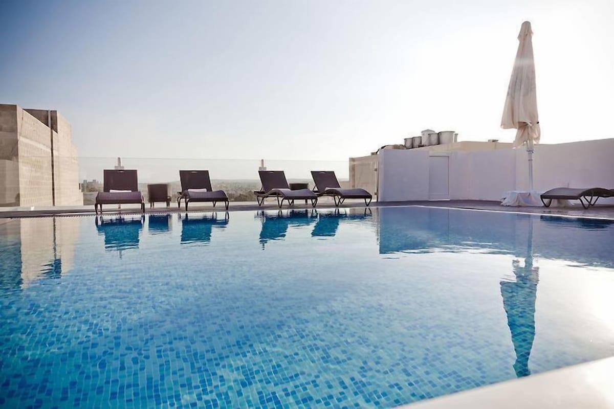sliema tigne suites Sliema Tigne Suites