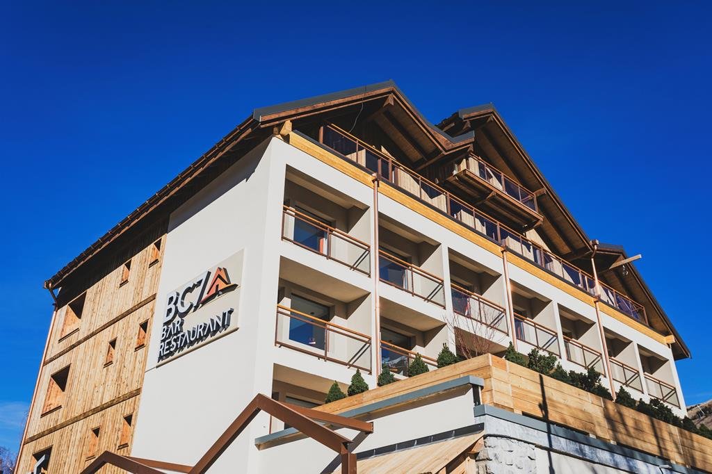 base camp lodge les deux alpes Base Camp Lodge Les Deux Alpes